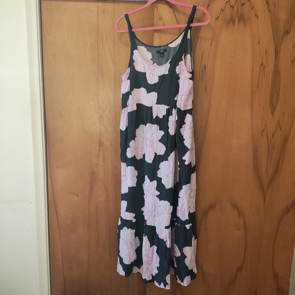 Simply Vera Vera Wang Pink and Black Floral Maxi Dress. Size L